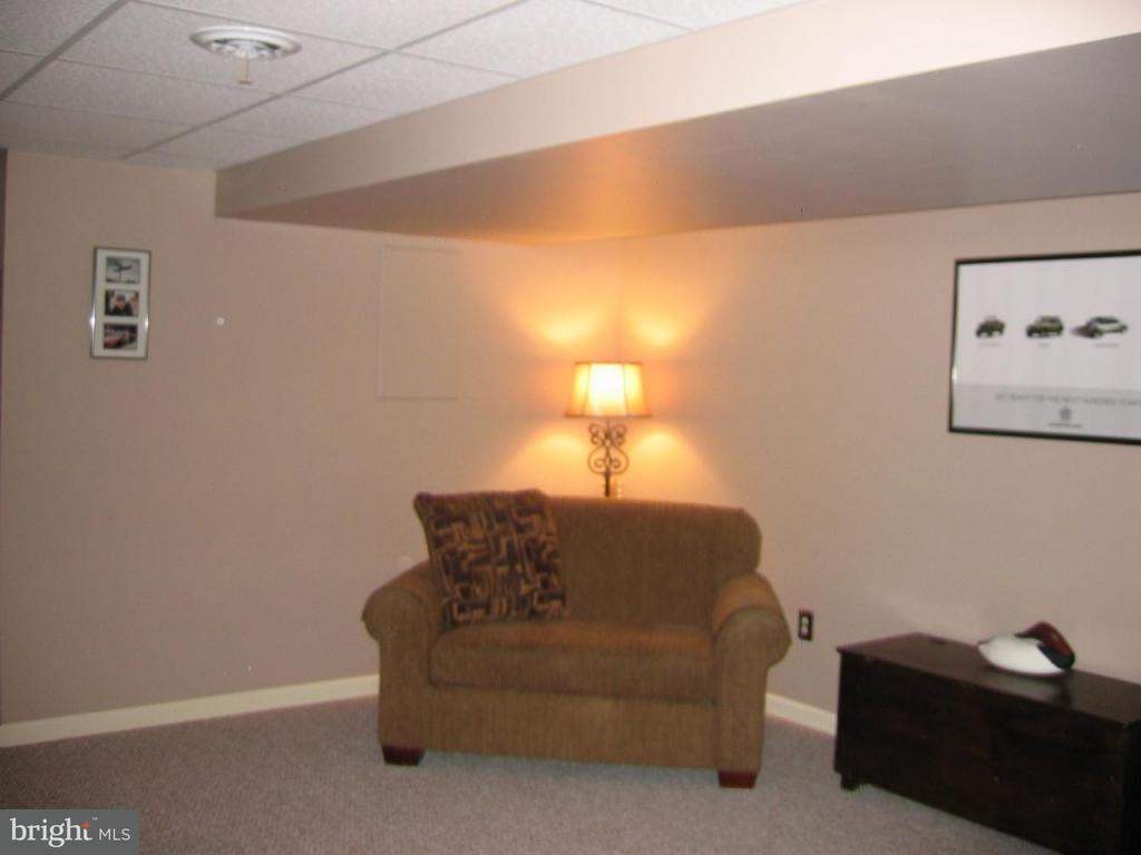 632 Chickadee Drive Lititz, PA 17543 - Photo 24 of 29 Gallery Image 24