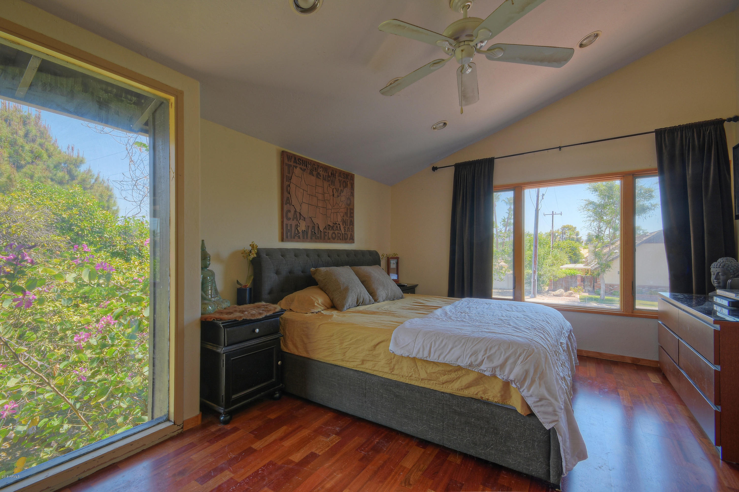 7110 North 7th Avenue Phoenix, AZ 85021 - Photo 11 of 20 7110 N 7th-013-2-Master Bed-MLS_Size