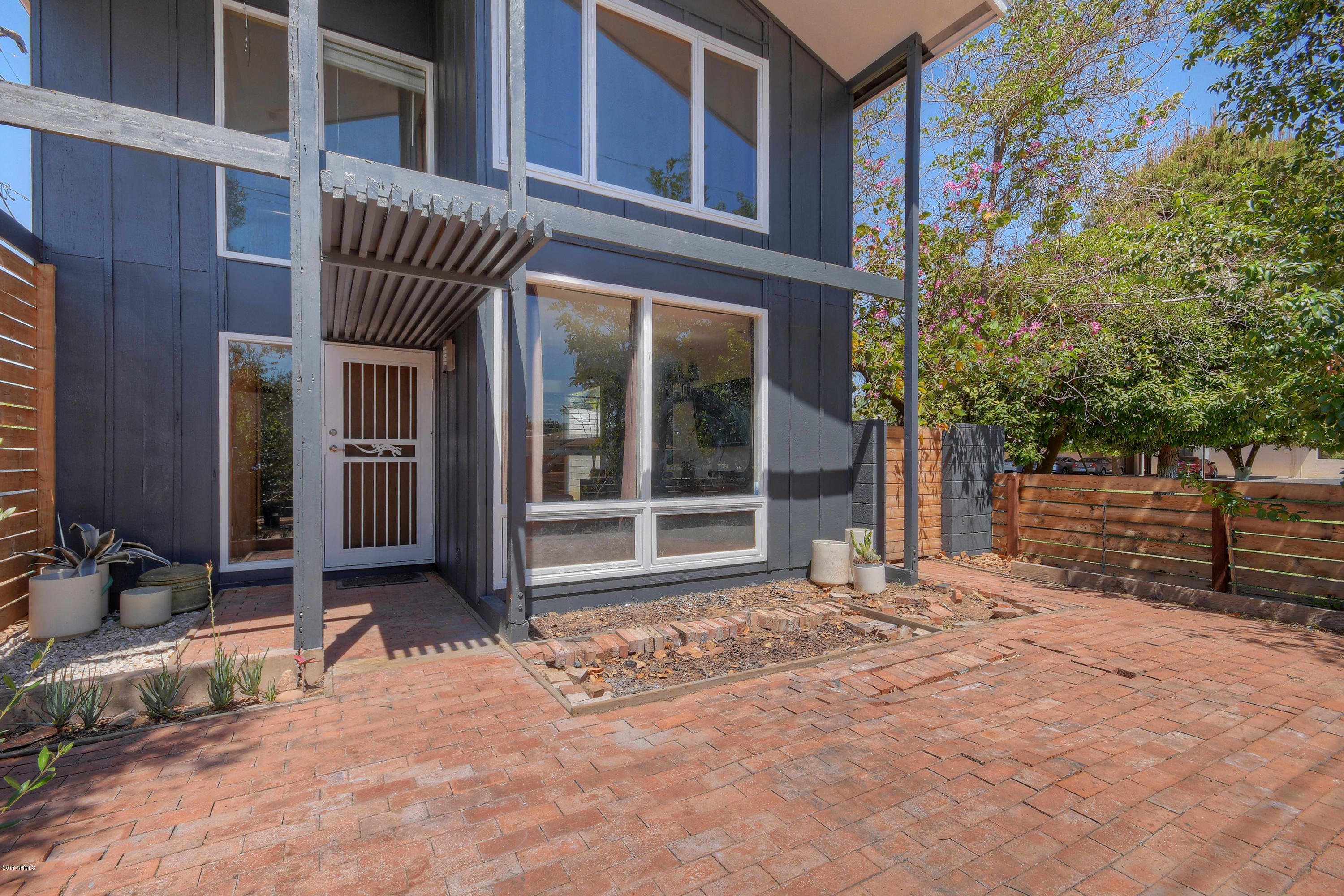 7110 North 7th Avenue Phoenix, AZ 85021 - Photo 18 of 20 7110 N 7th-002-5-Entryway-MLS_Size