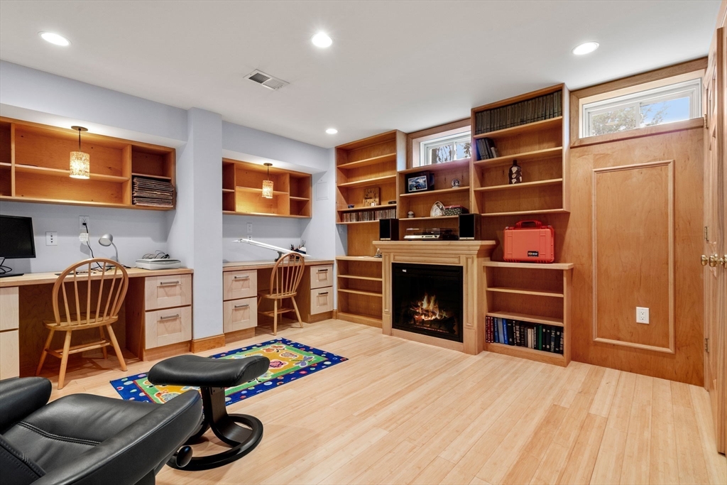 32 Overlook Road Wayland, MA 01778 - Photo 15 of 16