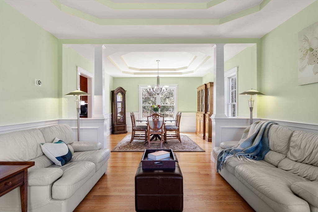 32 Overlook Road Wayland, MA 01778 - Photo 3 of 16
