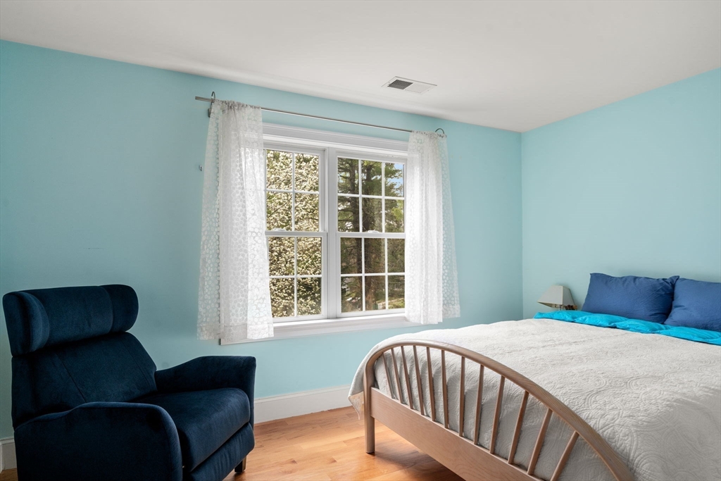 32 Overlook Road Wayland, MA 01778 - Photo 9 of 16