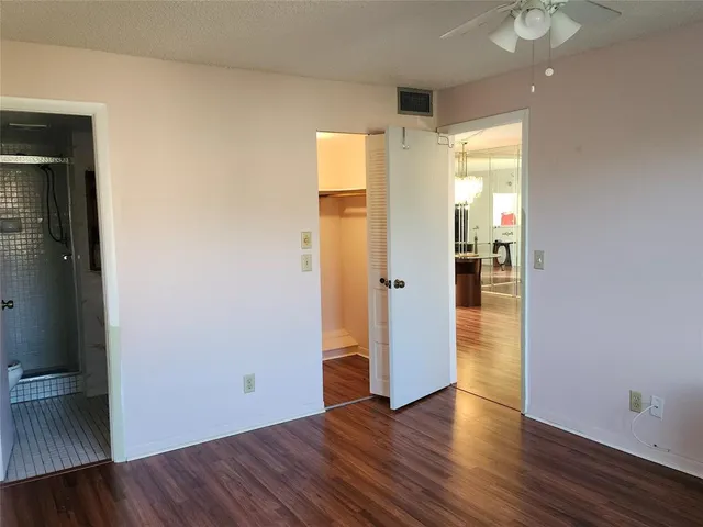$109,900 | 9661 Sunrise Lakes Boulevard, Unit 302, Sunrise, FL 33322