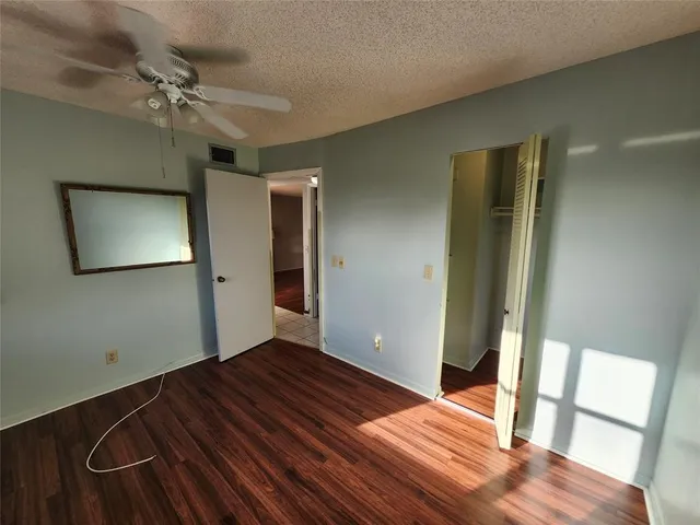 $109,900 | 9661 Sunrise Lakes Boulevard, Unit 302, Sunrise, FL 33322