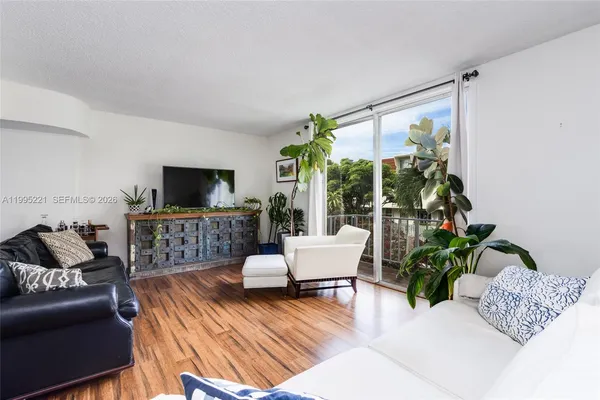 $2,800 | 1651 Northeast 115th Street, Unit 28C, Miami, FL 33181