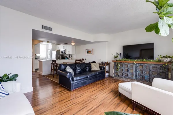 $2,800 | 1651 Northeast 115th Street, Unit 28C, Miami, FL 33181