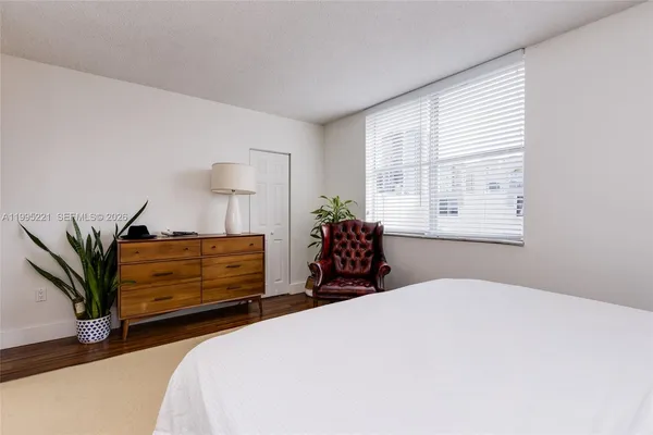 $2,800 | 1651 Northeast 115th Street, Unit 28C, Miami, FL 33181