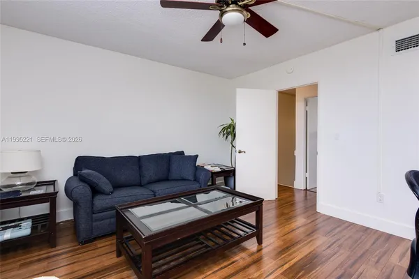 $2,800 | 1651 Northeast 115th Street, Unit 28C, Miami, FL 33181