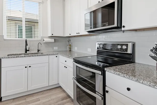 $338,999 | 408 Bedford Falls Lane, Jarrell, TX 76537