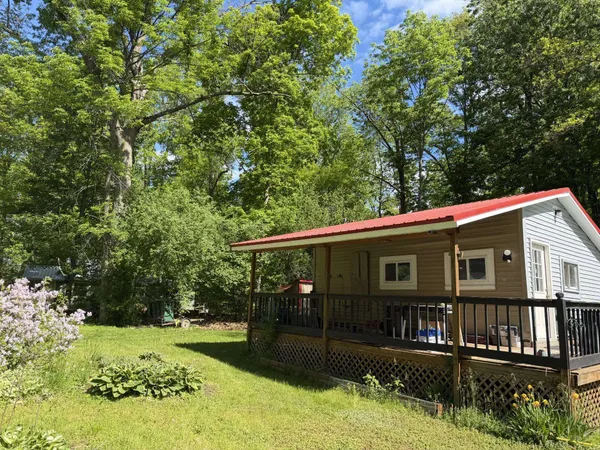 $199,900 | 36 Island Drive, Bridport, VT 05734
