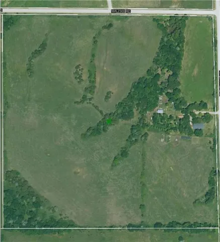 $525,000 | 31881 Northwest Barton Road, Garnett, KS 66032