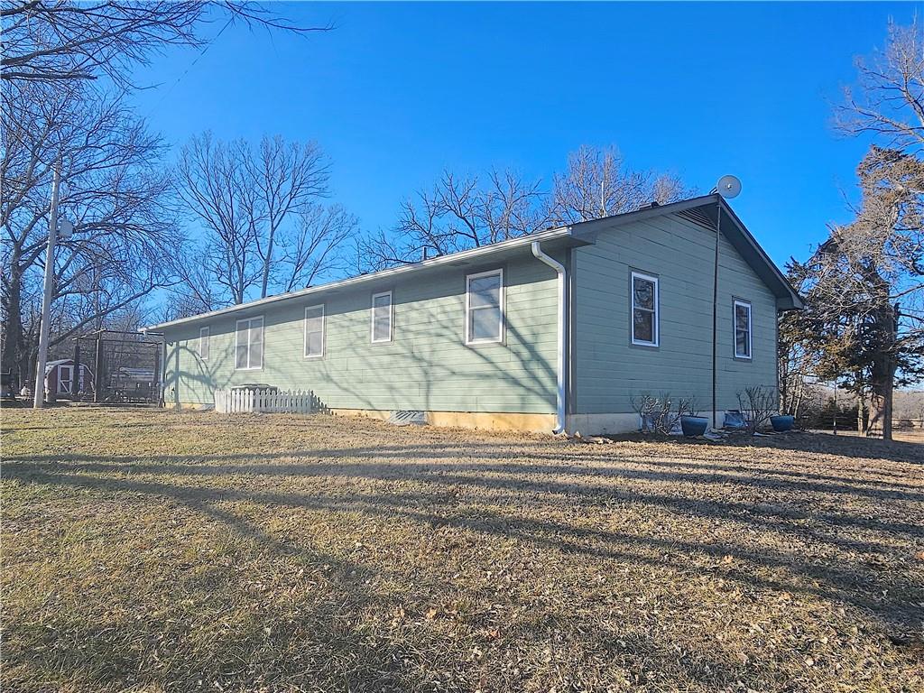 31881 Northwest Barton Road Garnett, KS 66032 - Photo 3 of 69