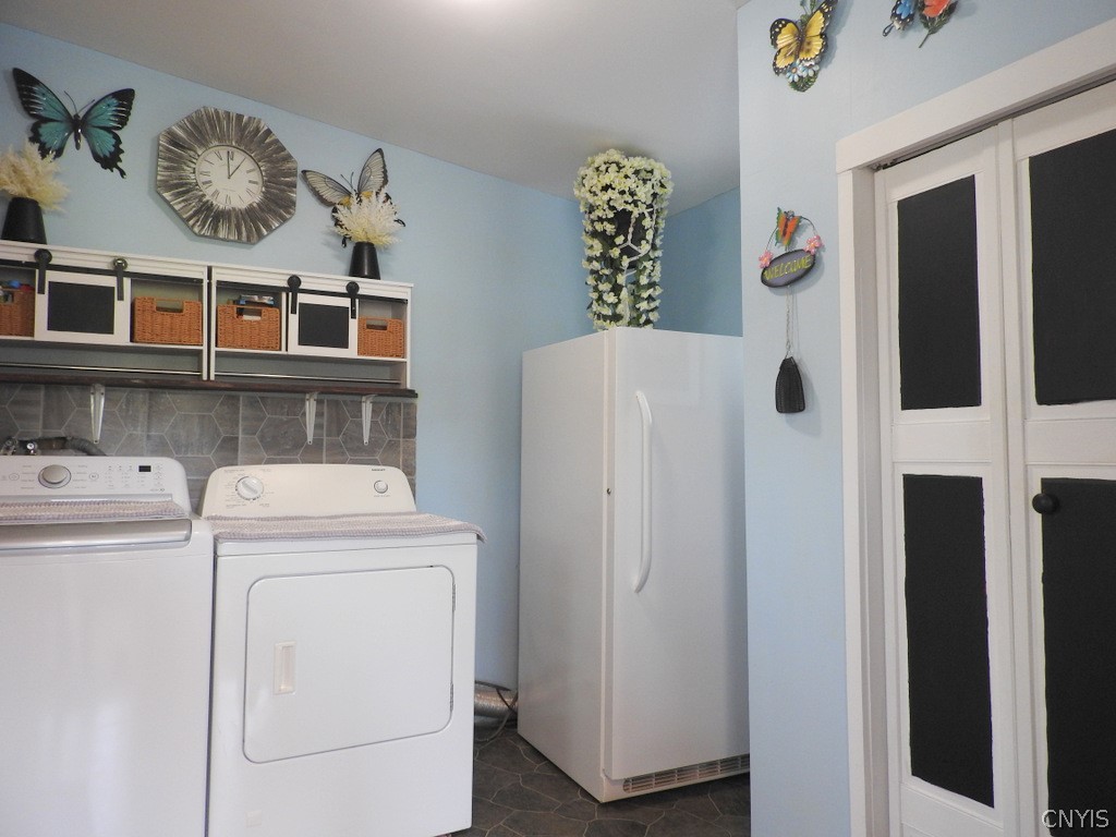 2751 Warners Road Camillus, NY 13164 - Photo 9 of 40