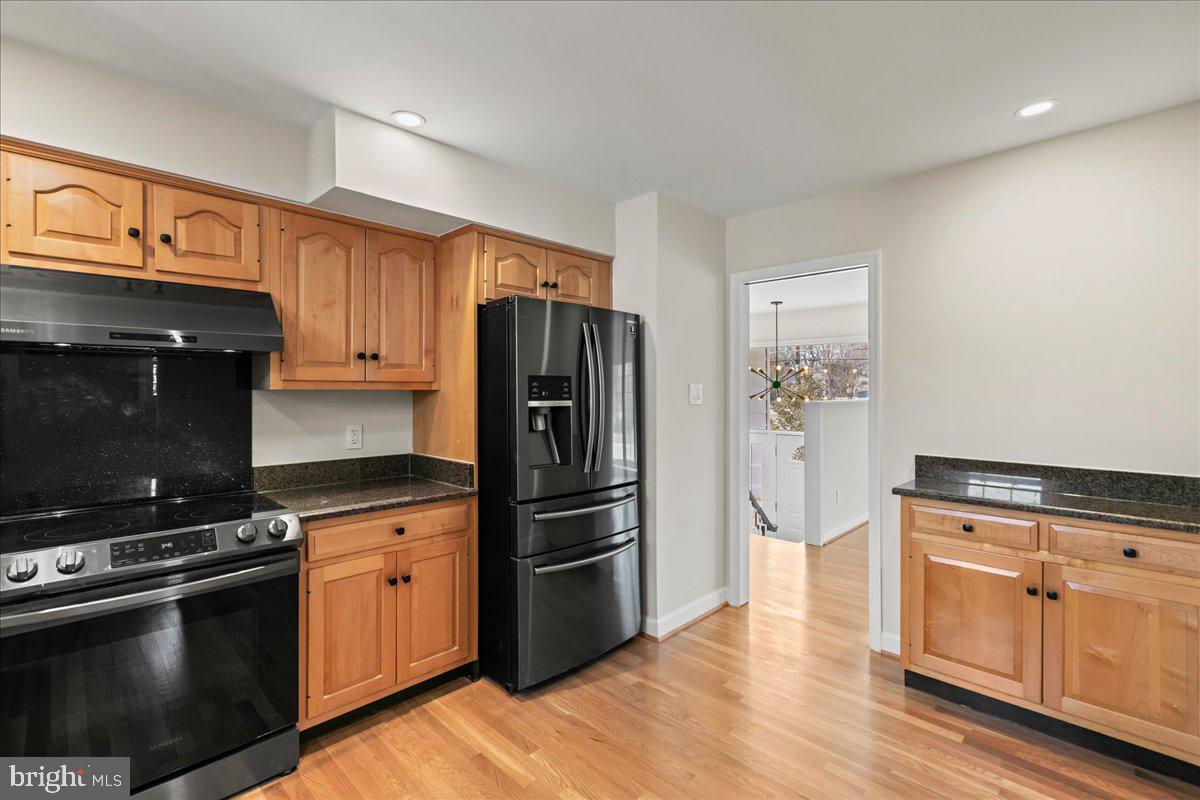 8317 Fort Hunt Road Alexandria, VA 22308 - Photo 12 of 36 Convenient coffee bar