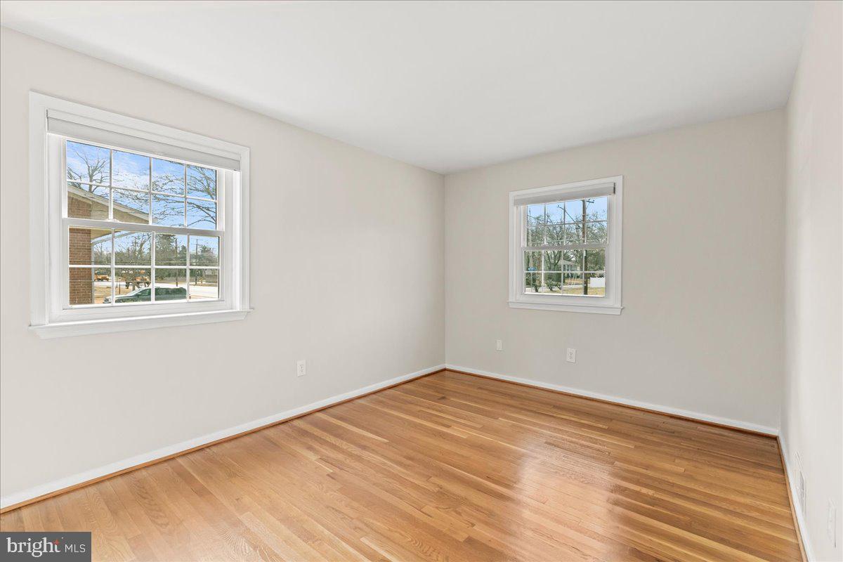 8317 Fort Hunt Road Alexandria, VA 22308 - Photo 17 of 36 Refinished Hardwood Floors
