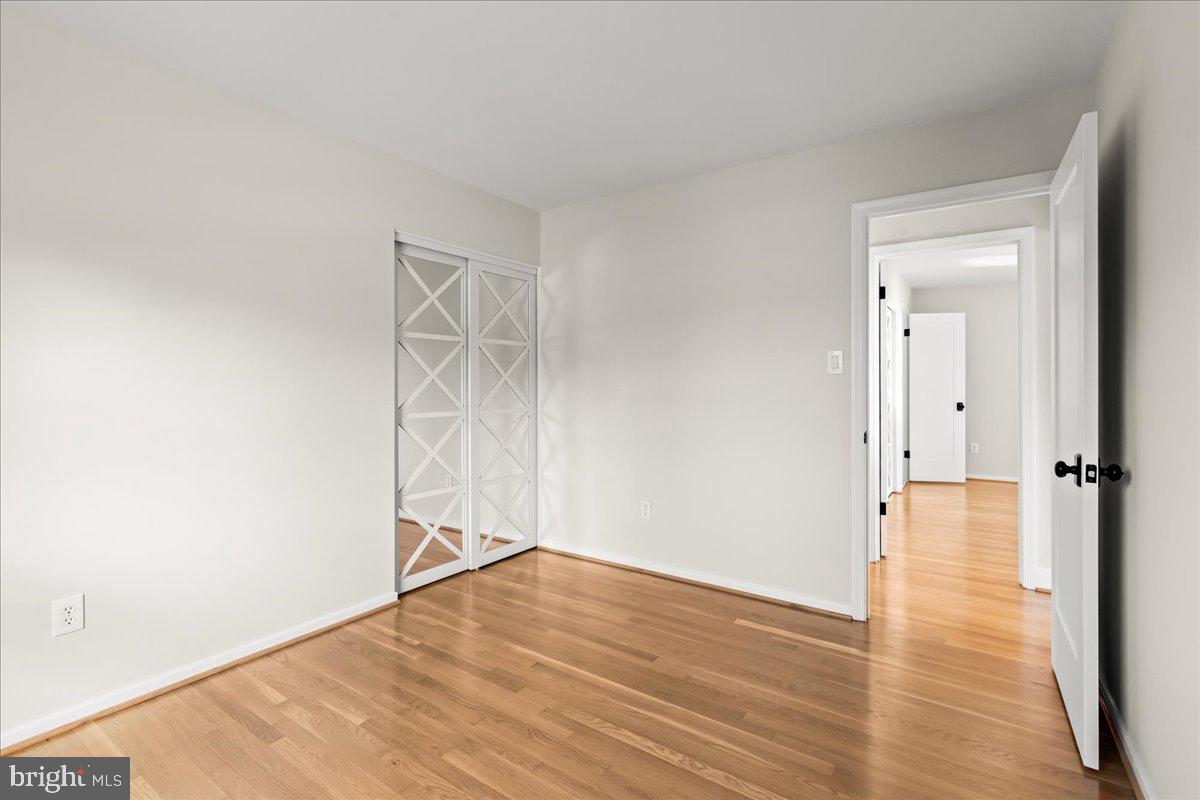 8317 Fort Hunt Road Alexandria, VA 22308 - Photo 20 of 36 Second bedroom