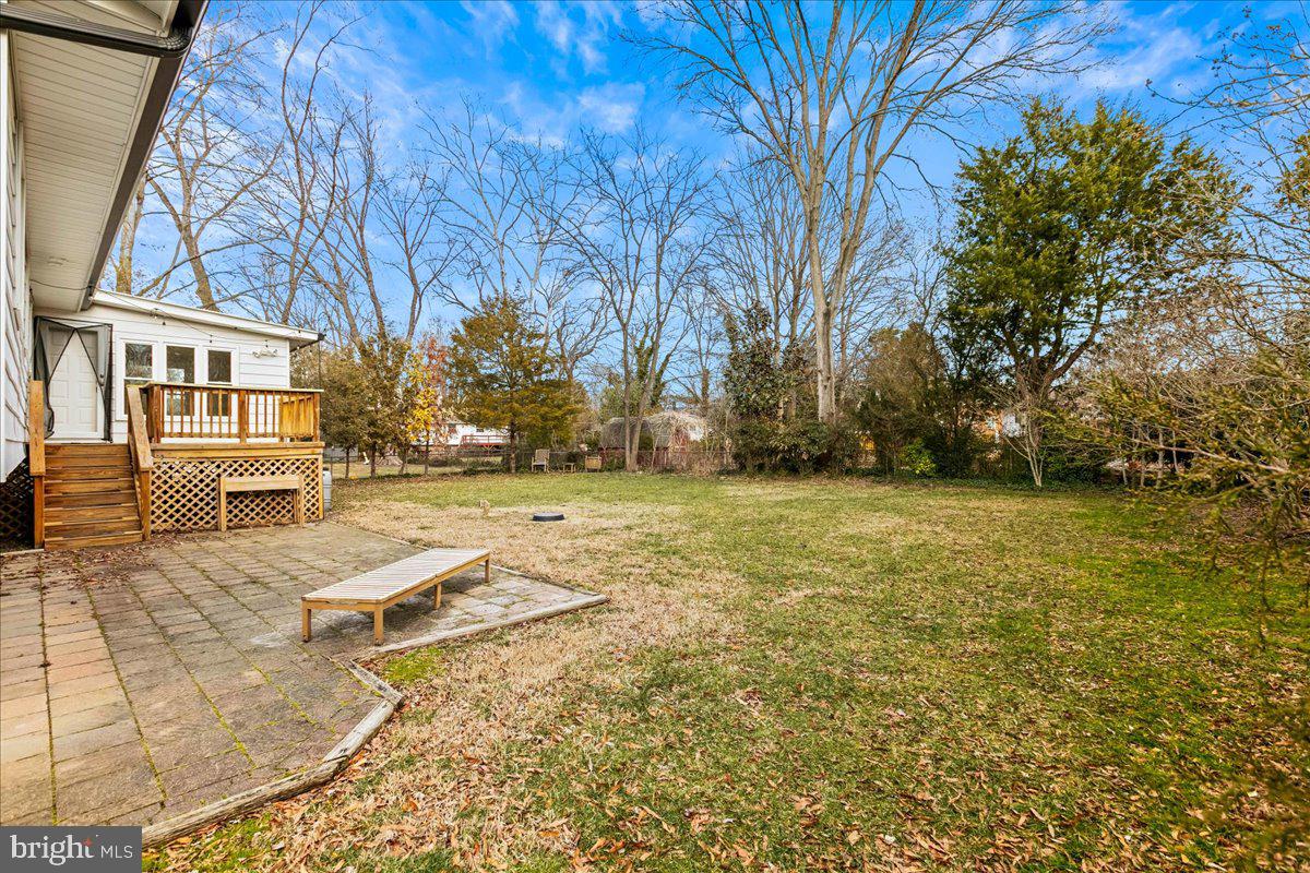8317 Fort Hunt Road Alexandria, VA 22308 - Photo 30 of 36 Patio and deck