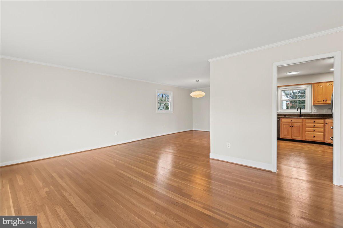 8317 Fort Hunt Road Alexandria, VA 22308 - Photo 6 of 36 Refinished Harwood Floors