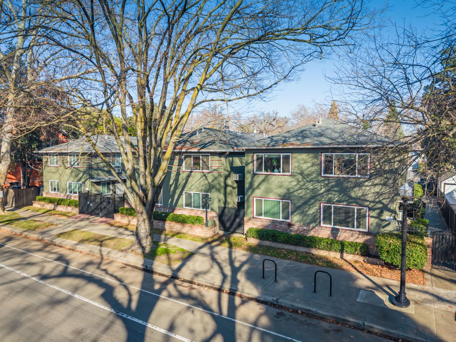 2811 F Street Sacramento, CA 95816 - Photo 19 of 22 a view of a house with backyard and sitting area