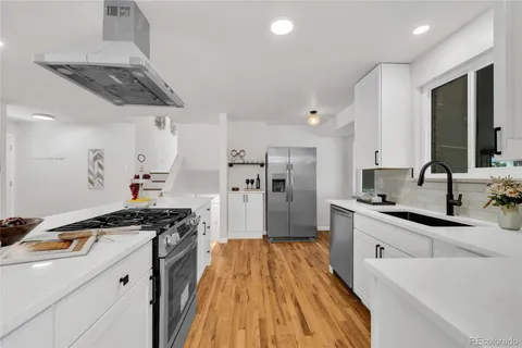 $814,900 | 1569 South Lee Street, Lakewood, CO 80232