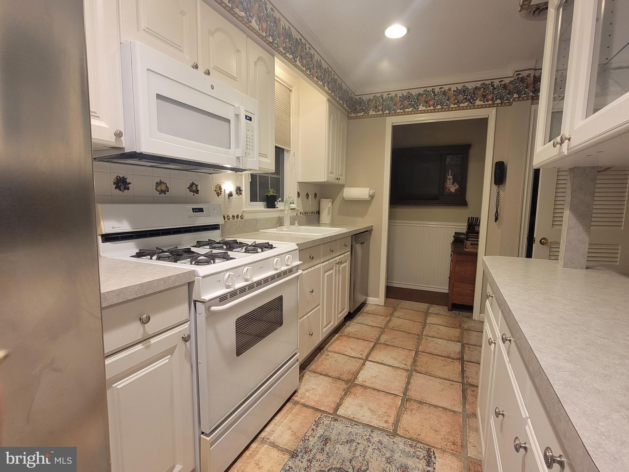 339 Sugartown Road Wayne, PA 19087 - Photo 12 of 57 Kitchen