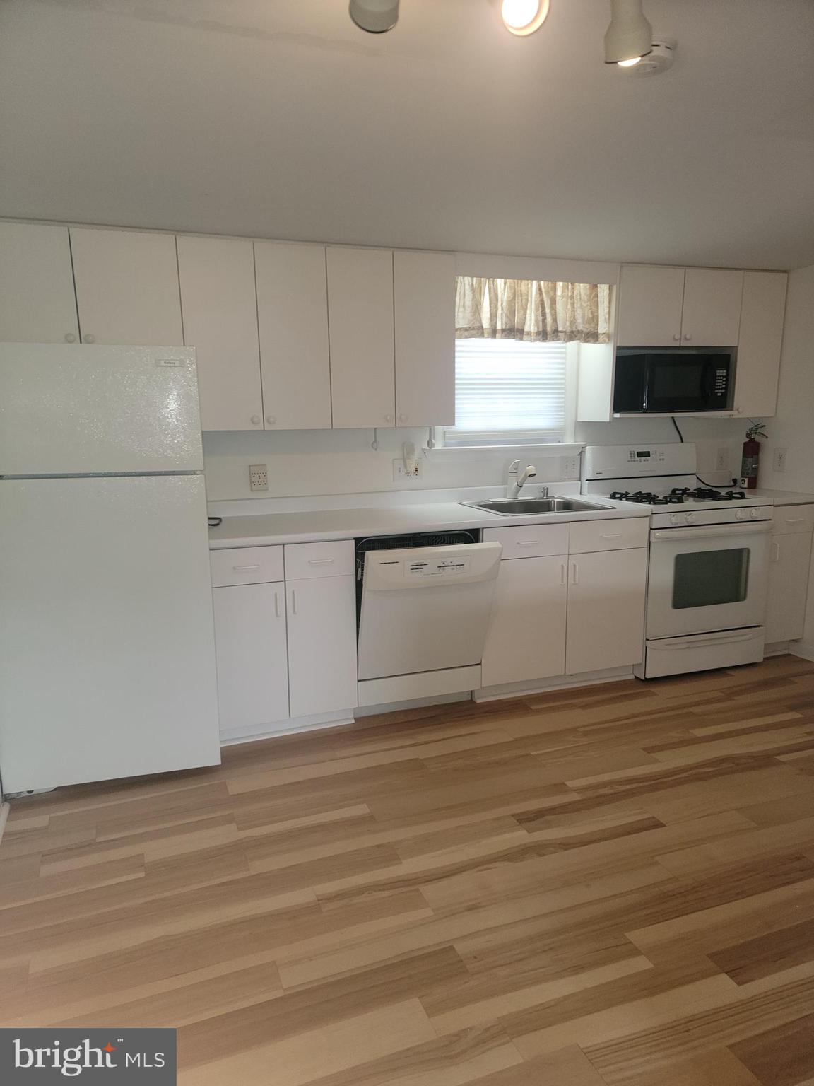 339 Sugartown Road Wayne, PA 19087 - Photo 50 of 57 2nd Floor In-Laws Suite Kitchen