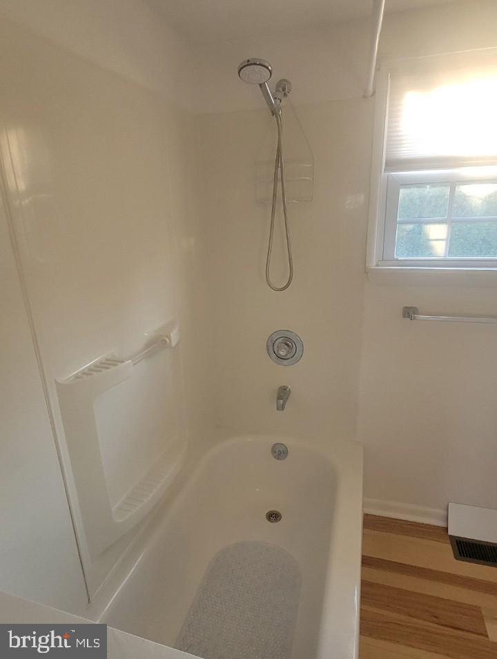 339 Sugartown Road Wayne, PA 19087 - Photo 57 of 57 2nd Floor In-Laws Suite Full Bathroom