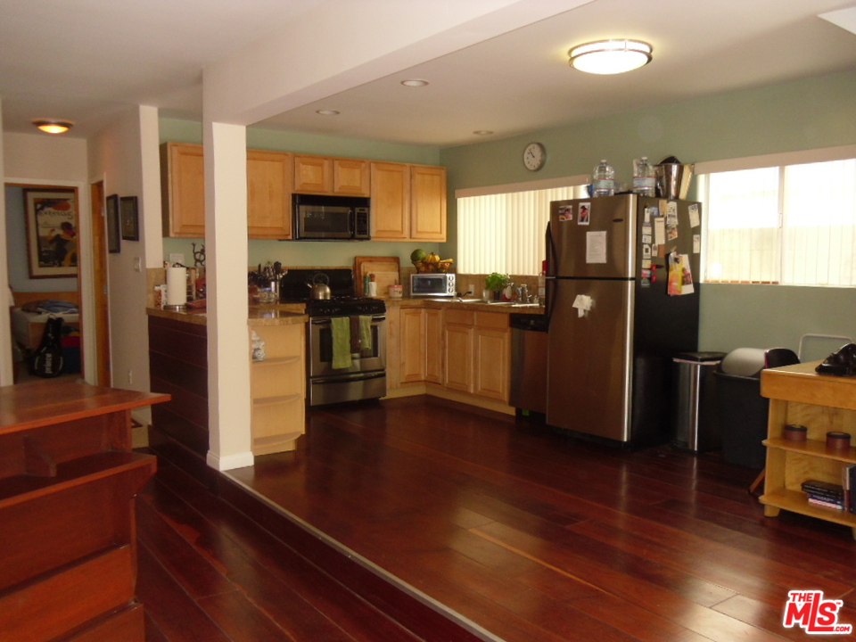 25 Ironsides Street Venice, CA 90292 - Photo 6 of 12
