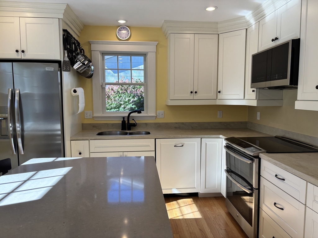 9 Hood Road Danvers, MA 01923 - Photo 9 of 36 Gallery Image 9