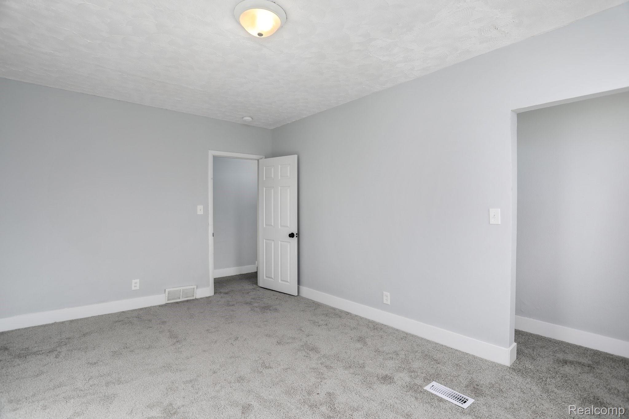 21019 Waltham Road Warren, MI 48089 - Photo 16 of 17 5.4 - Bedroom