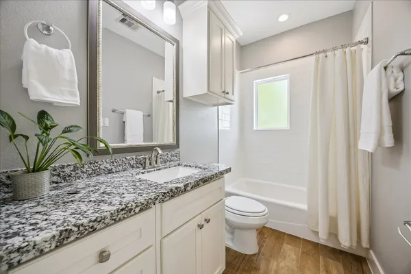 $330,000 | 3605 Billingsley Street, Unit B, Houston, TX 77009