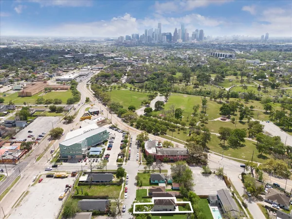 $330,000 | 3605 Billingsley Street, Unit B, Houston, TX 77009