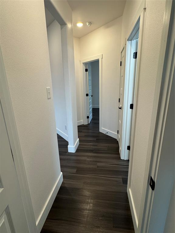 801 Ebenezer Road Palmer, TX 75152 - Photo 11 of 20 Guest Hallway