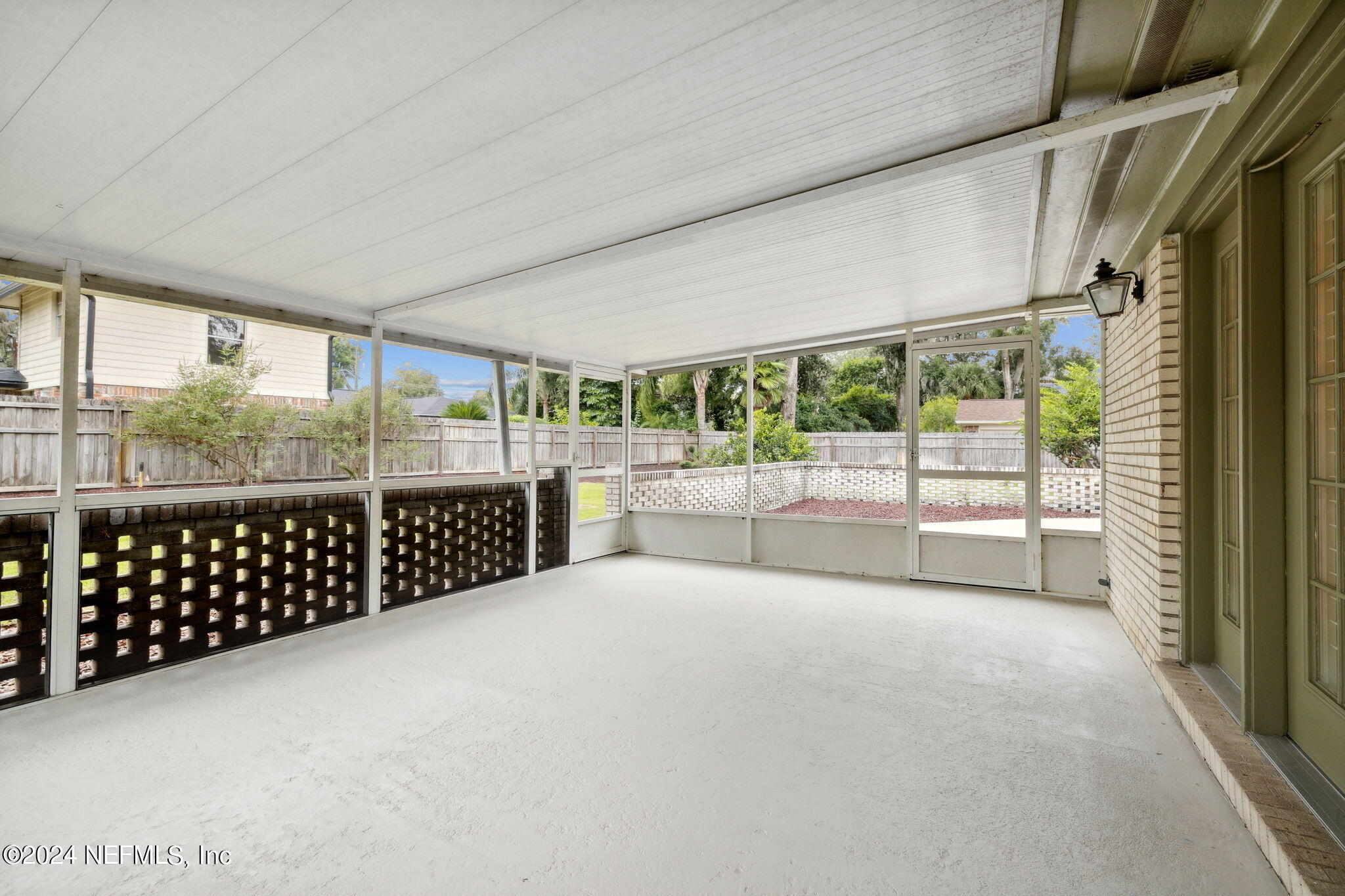 9476 Ponder Road Jacksonville, FL 32257 - Photo 27 of 47 Back Covered Patio