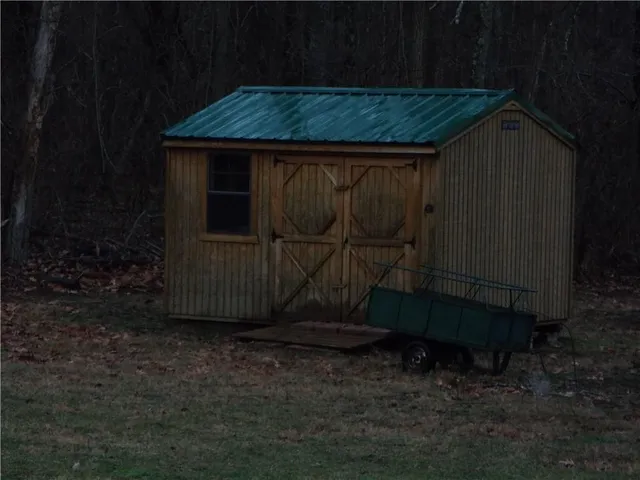 $575,000 | 1 Jeanne Lee Lane, Brownsville, PA 15417