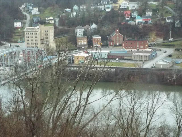 $575,000 | 1 Jeanne Lee Lane, Brownsville, PA 15417