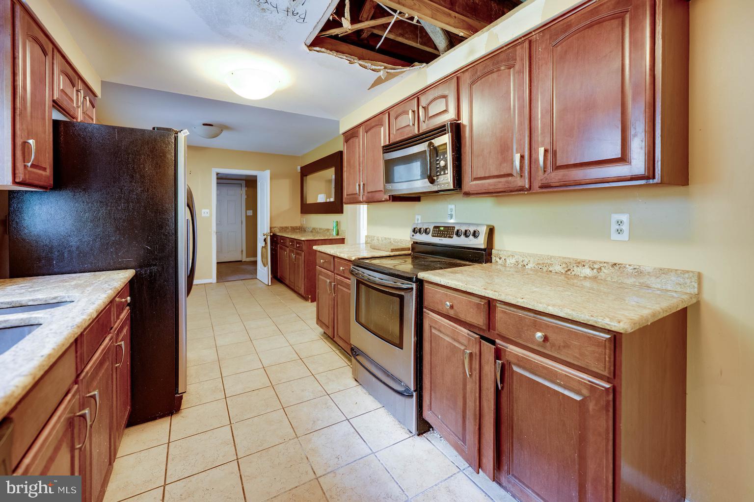 6802 Robinia Road Temple Hills, MD 20748 - Photo 7 of 36