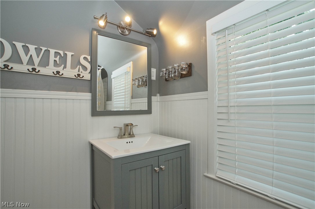 1203 Brainard Road Lyndhurst, OH 44124 - Photo 15 of 22