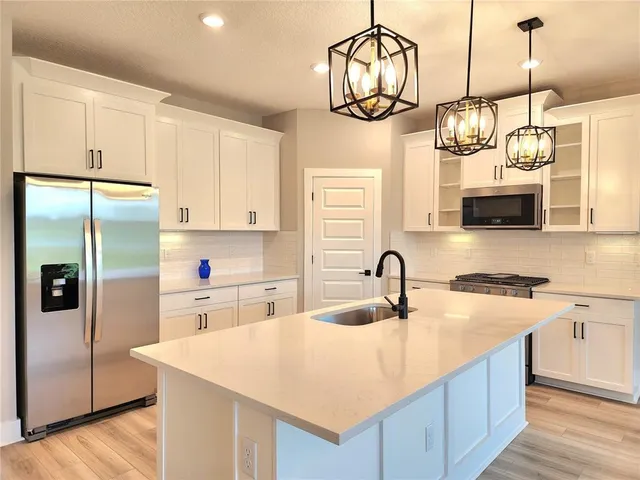 $3,000 | 3615 Savanna Palms Court, Bradenton, FL 34211