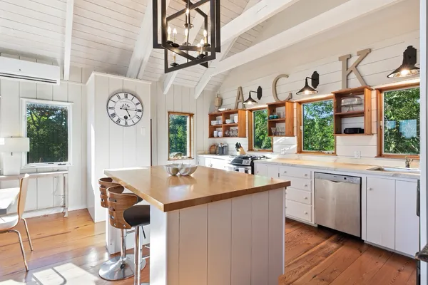 $5,100,000 | 25 Pond View Drive, Nantucket, MA 02554