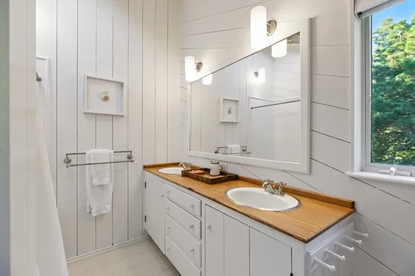 $5,100,000 | 25 Pond View Drive, Nantucket, MA 02554