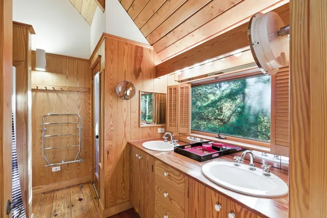 $5,300,000 | 25 Pond View Drive, Nantucket, MA 02554