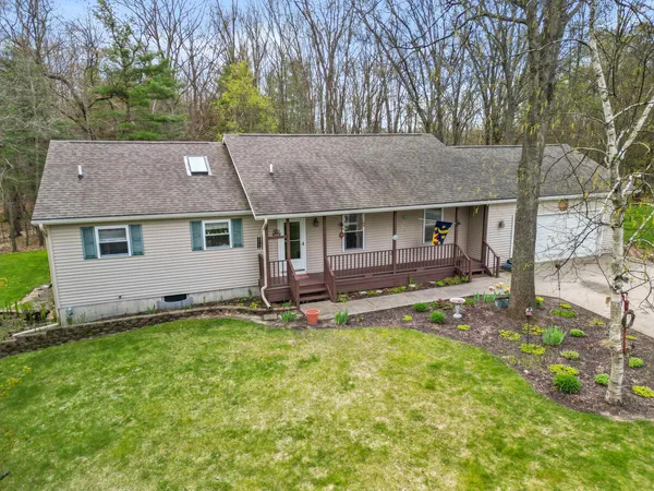 $395,000 | 17148 Seneca Court, Howard City, MI 49329