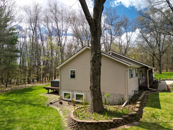 $395,000 | 17148 Seneca Court, Howard City, MI 49329