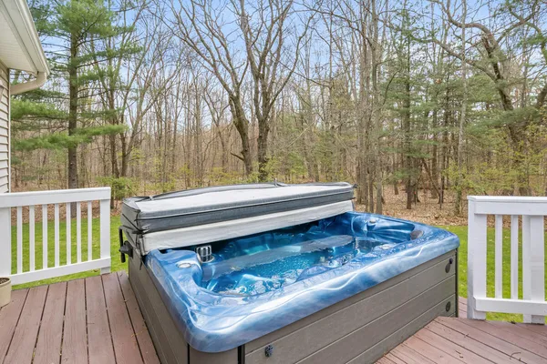 $395,000 | 17148 Seneca Court, Howard City, MI 49329