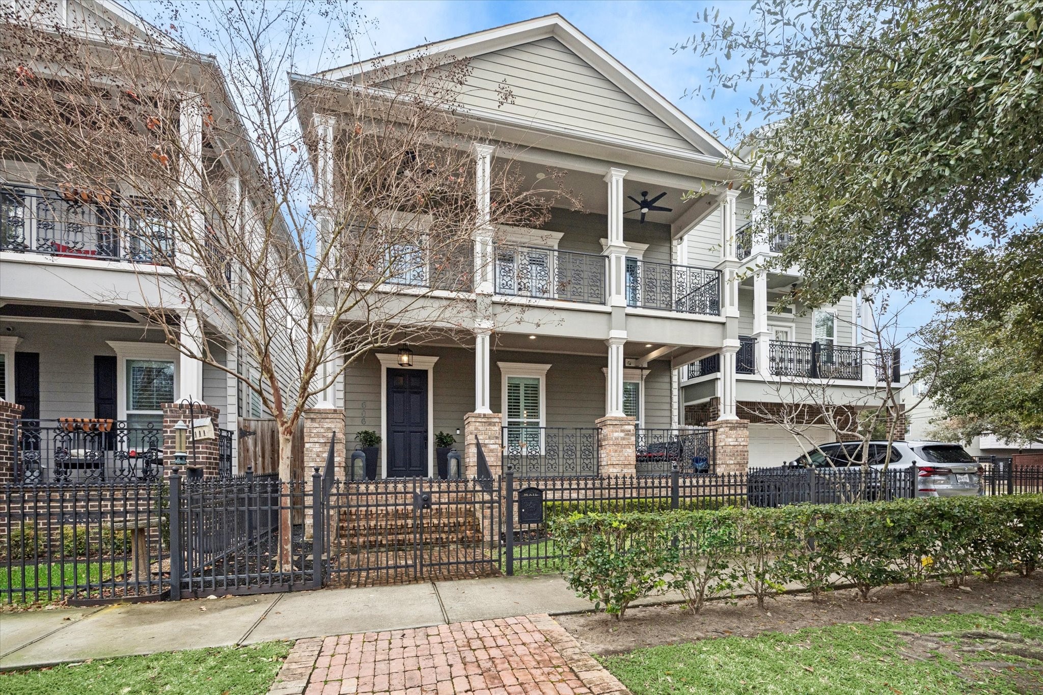 606 Rutland Street Houston, TX 77007 - Photo 5 of 48 Two minutes to the walking trail