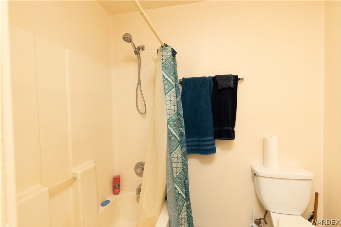 2136 Dewey Road Golden Valley, AZ 86413 - Photo 23 of 44 a view of walk in closet