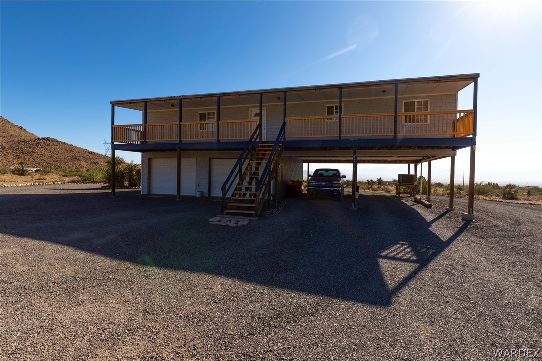 2136 Dewey Road Golden Valley, AZ 86413 - Photo 5 of 44 a view of balcony with furniture