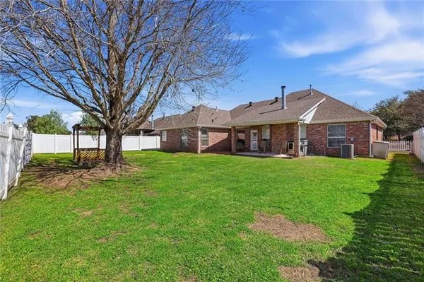 $369,000 | 110 Avalon Place, Hahnville, LA 70057