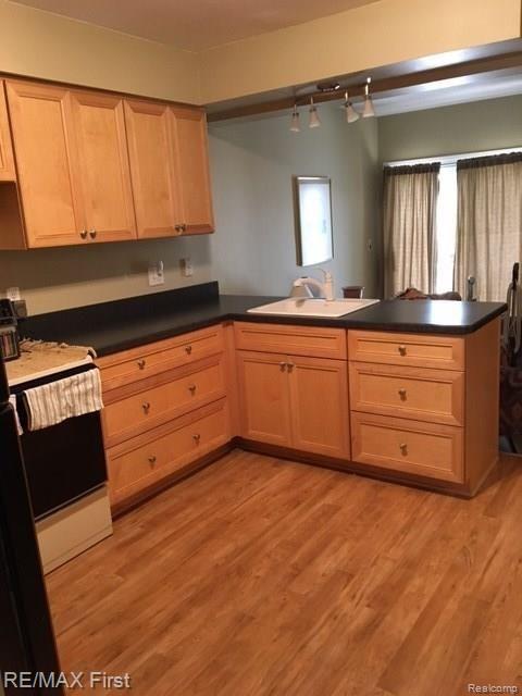 30541 Hayes Road Warren, MI 48088 - Photo 2 of 7 IMG_1916.JPG